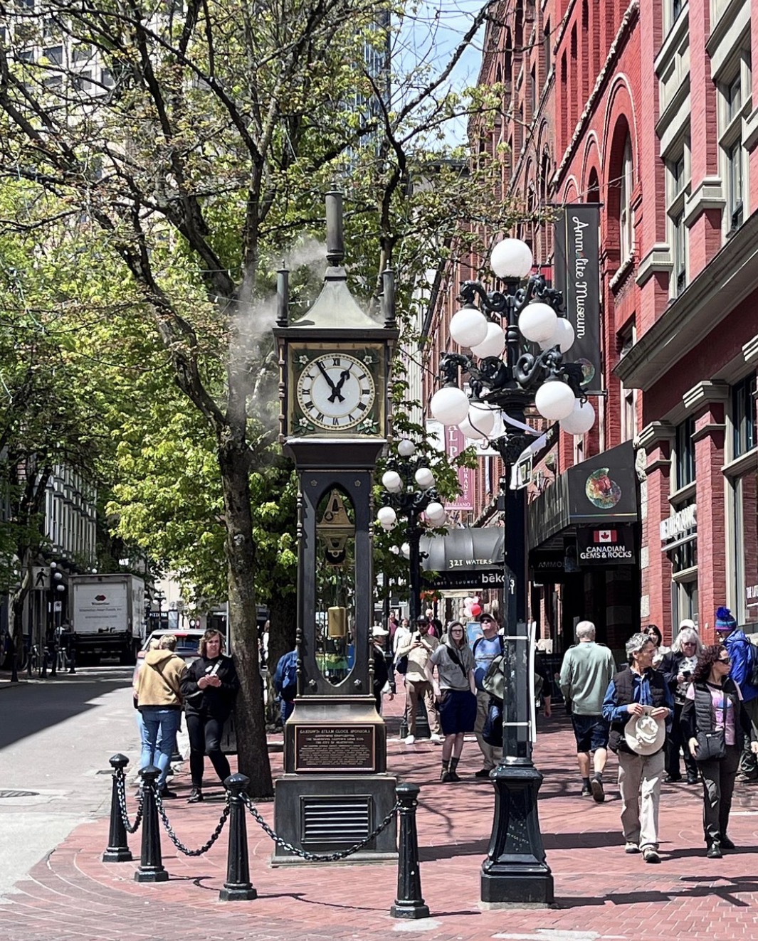 Vancouver Gastown's Elite Walking Food Tour